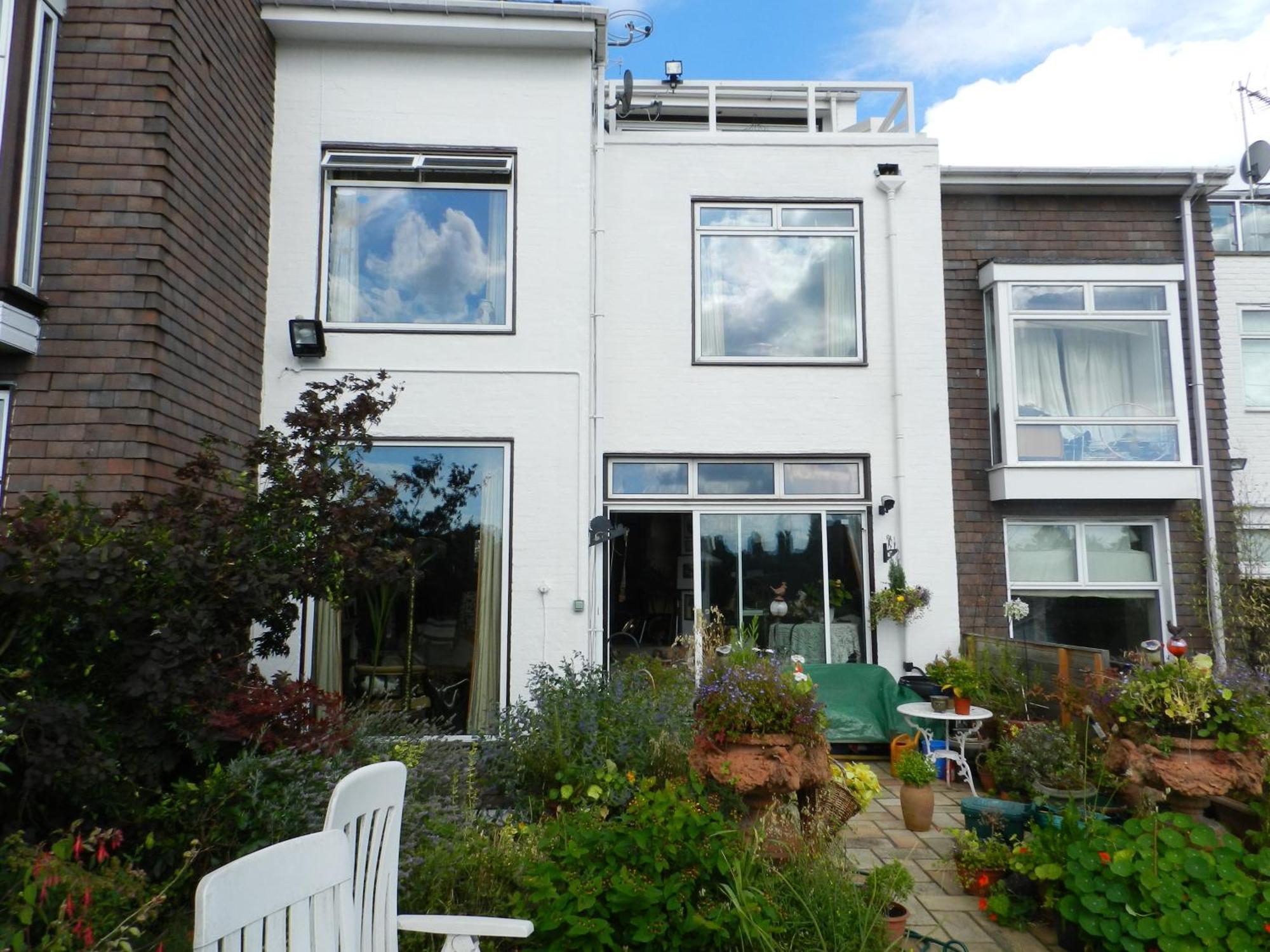Chiswick Riviera With Free Parking Bed & Breakfast Лондон Екстериор снимка