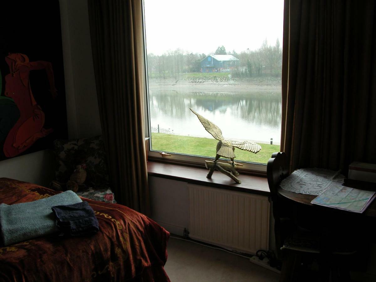 Chiswick Riviera With Free Parking Bed & Breakfast Лондон Екстериор снимка