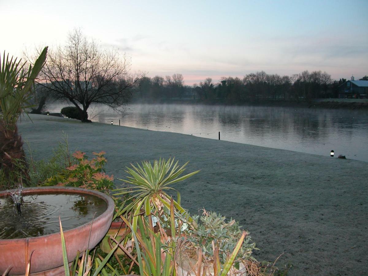 Chiswick Riviera With Free Parking Bed & Breakfast Лондон Екстериор снимка